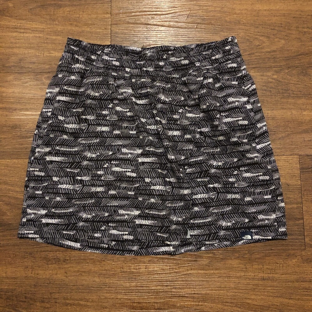 The North Face Womens Skort Skirt Shorts Gray Black Size Small Running Hiking